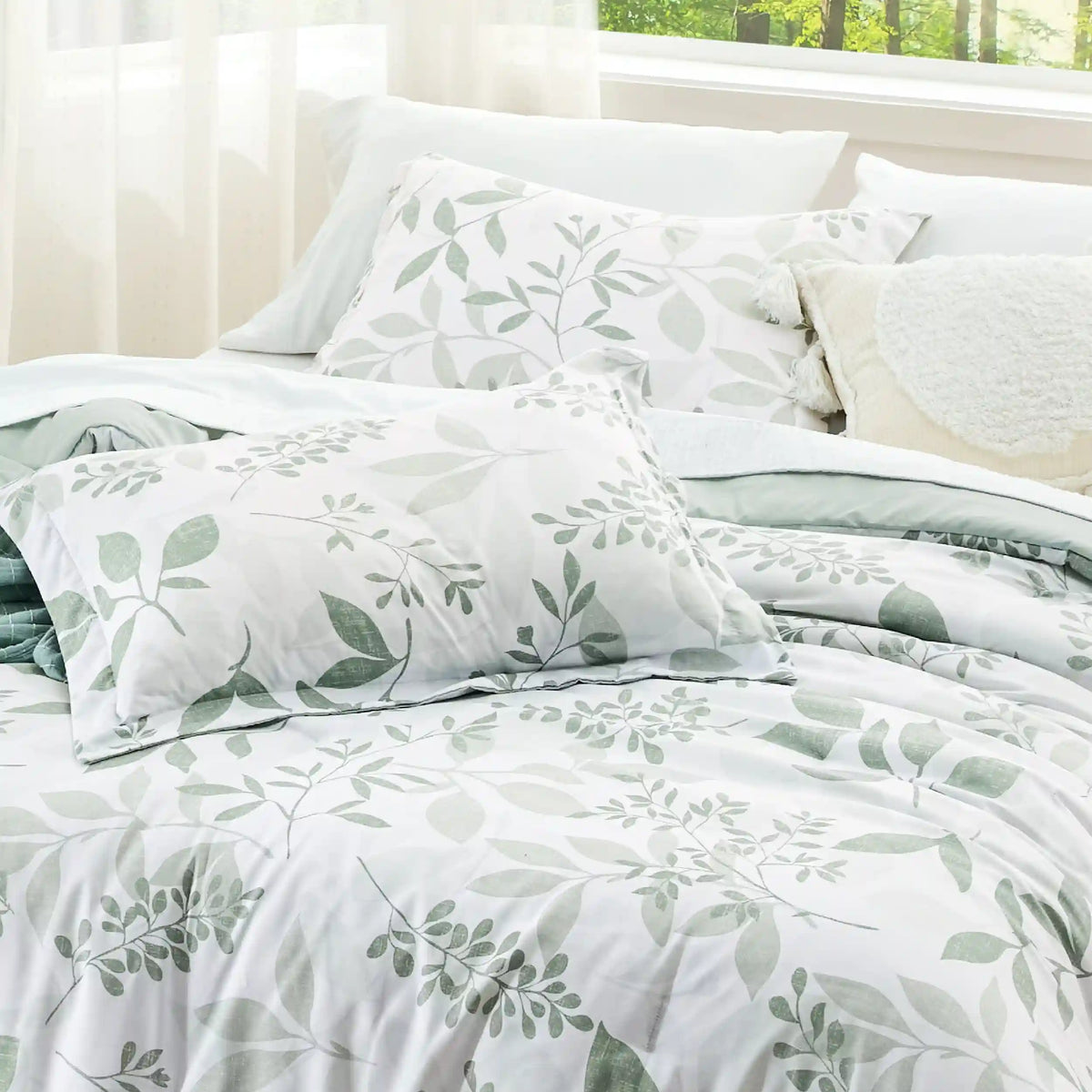 Retro Botanical Comforter Set